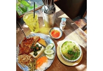 Cơm trưa văn phòng