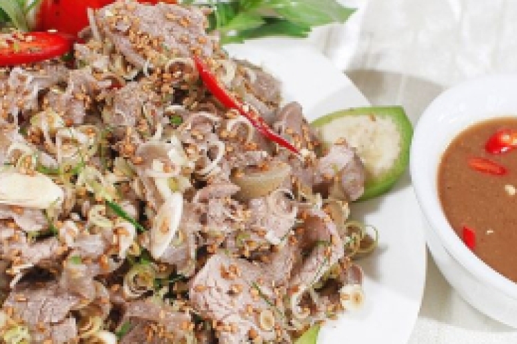 Gỏi dê bóp thấu