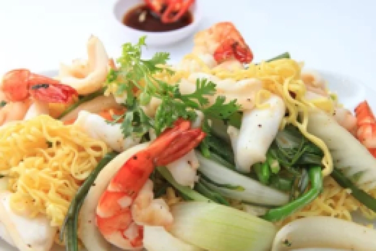 Mì xào hải sản